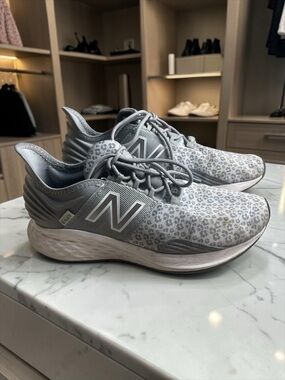 New Balance Women's Light Grey Leopard-Print Athletic Sneakers Size 10